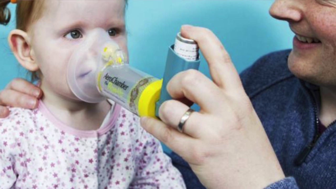 Астма в детстве. Астма. Бронхиальная астма. Дети заболевшие бронхиальной астмой. Бронхиальная астма у детей до года.